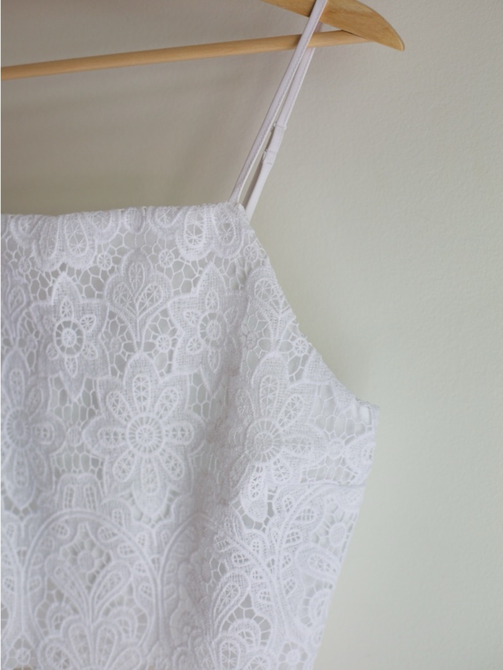 Abercrombie & Fitch White Lace Cropped Camisole M - Picture 4 of 6